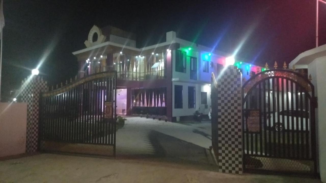 Hotel The Ideal Kushinagar Exterior foto