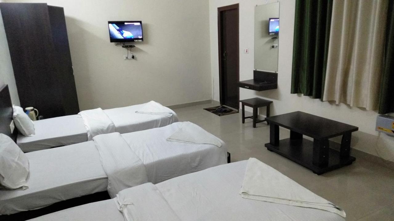 Hotel The Ideal Kushinagar Exterior foto