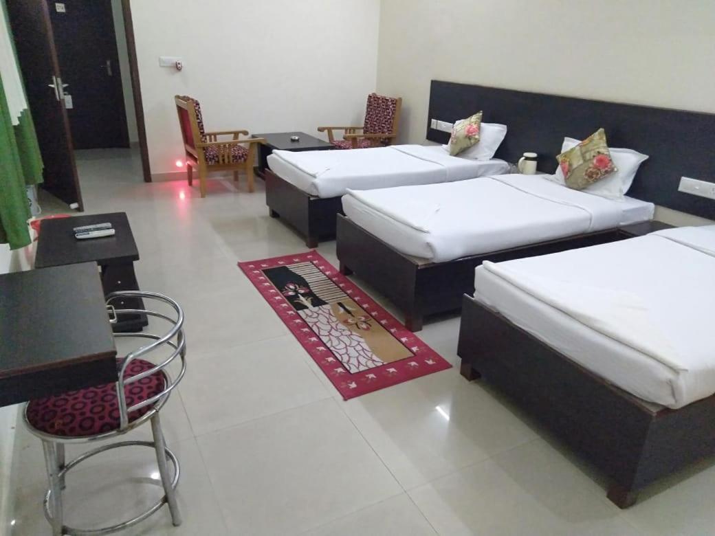 Hotel The Ideal Kushinagar Exterior foto