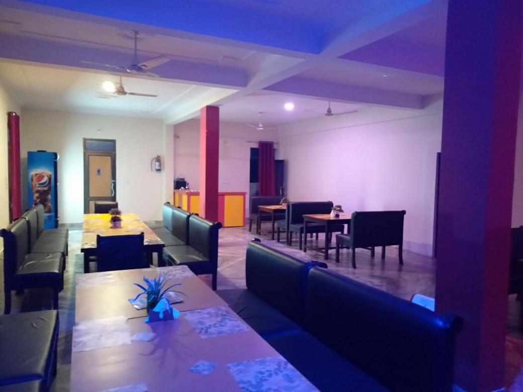 Hotel The Ideal Kushinagar Exterior foto